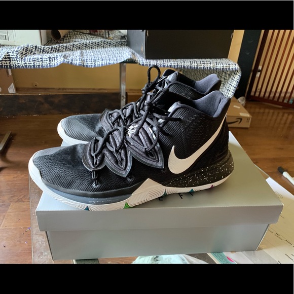 Kryie 5 black magic - Picture 3 of 6